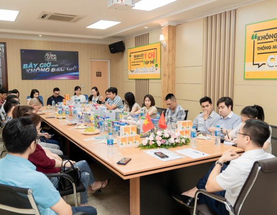 Sữa Hoàng Gia Úc tổ chức “Sơ kết 6 tháng đầu năm 2022 - công tác triển khai phân phối sữa sạch Royal Ausnz”