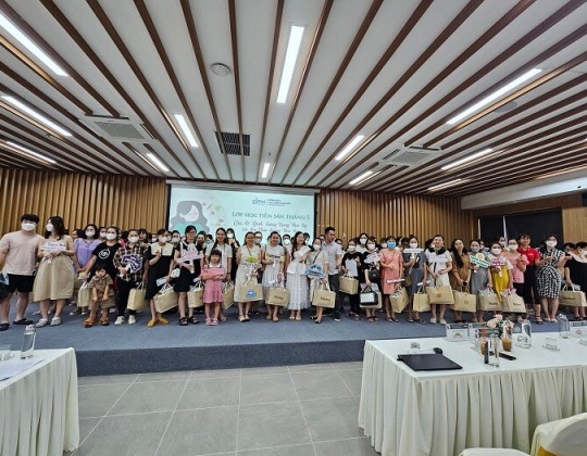 Sữa Hoàng Gia Royal Ausnz đồng hành cùng hội thảo tiền sản Bébé Store, Vĩnh Phúc