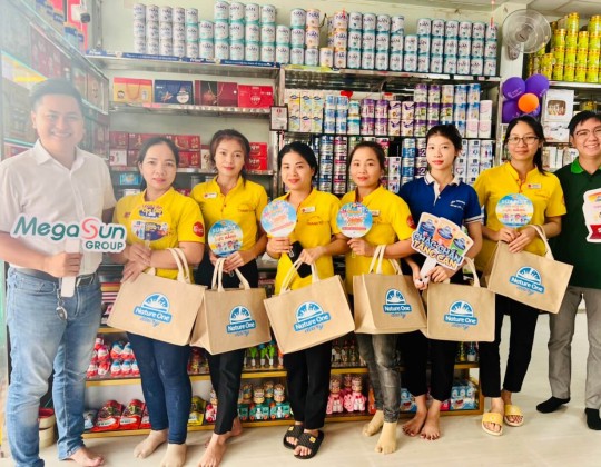 Sữa Hoàng Gia đồng hành, hỗ trợ đối tác chiến lược shop sữa Thanh Tú