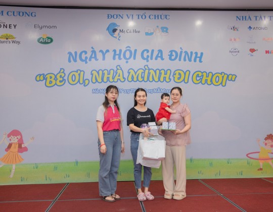Sữa Hoàng Gia Royal Ausnz vinh dự đồng hành tại sự kiện “Bé ơi! Nhà mình đi chơi” cùng hàng trăm gia đình Việt