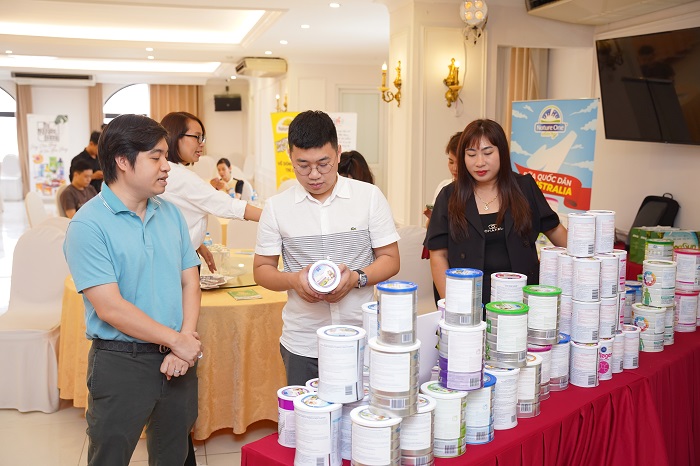 Hội nghị vô cùng vinh dự khi không chỉ nhận được sự quan tâm và góp mặt của đại diện những nhãn hàng trong “đại gia đình” Megasun Group như Nature’s Way, Careline, Olympian Labs, Mason Natural, Dinofa, Nhị Nguyên Đường… mà còn nhận được sự ủng hộ của rất nhiều khách hàng và đối tác chiến lược khu vực Bắc Ninh.