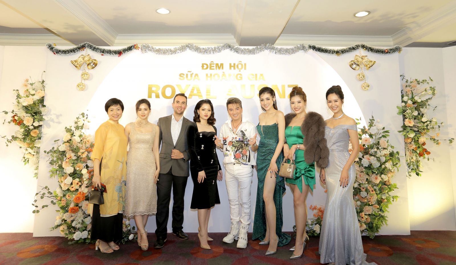 Dàn khách mời nổi tiếng tại đêm hội