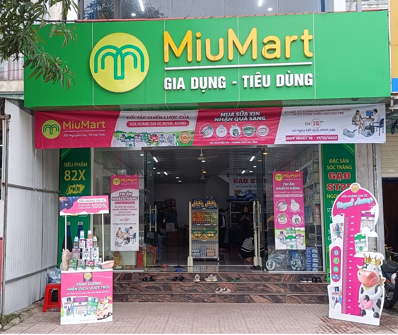 Chuyến Trade Anh Show mang thương hiệu Royal Ausnz đã có mặt tại MiuMart – Hà Tĩnh 