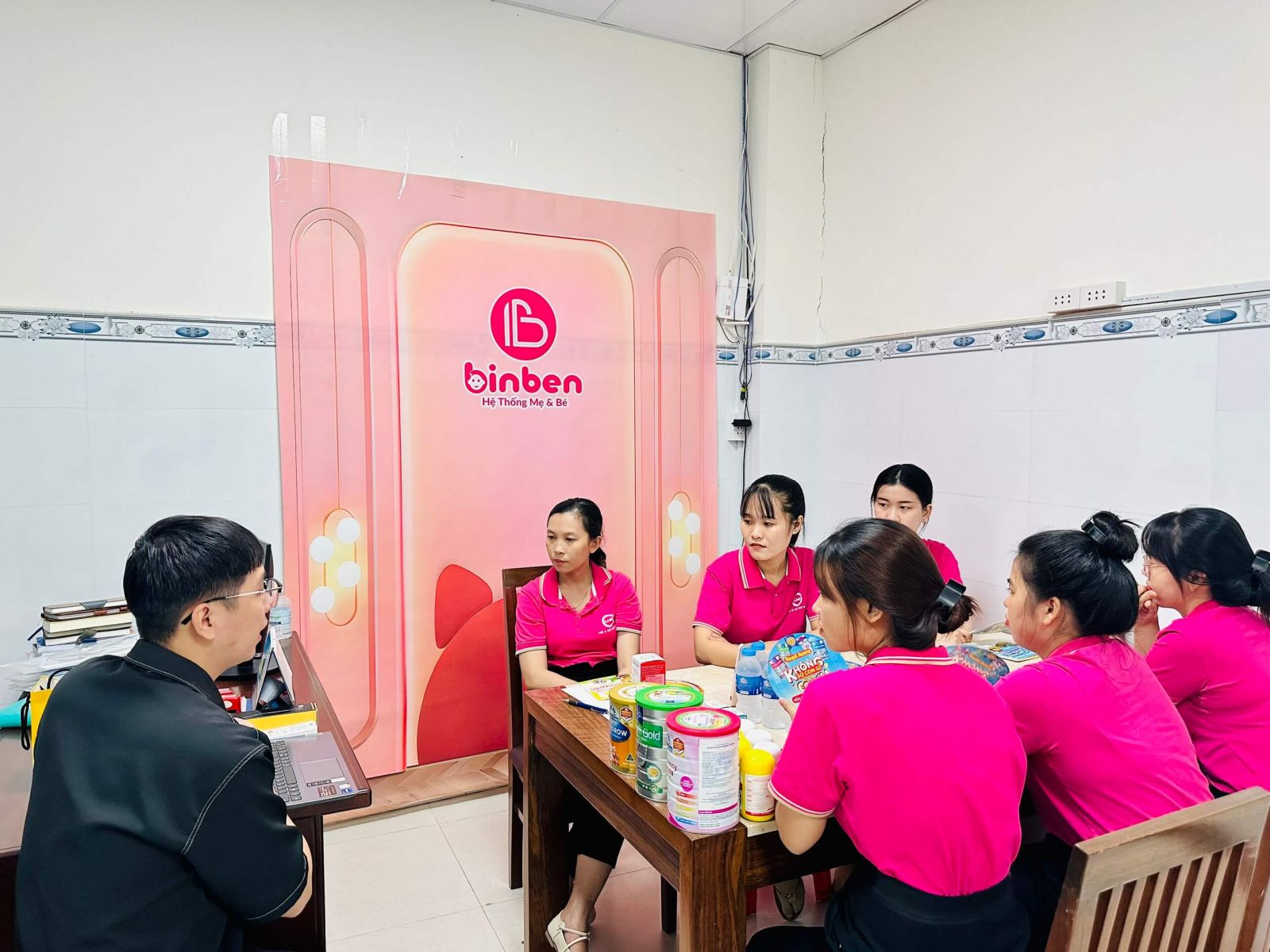 Đào tạo kiến thức sản phẩm Sữa Hoàng Gia