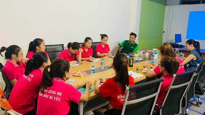 Đào tạo kiến thức sản phẩm Nhóc Mom