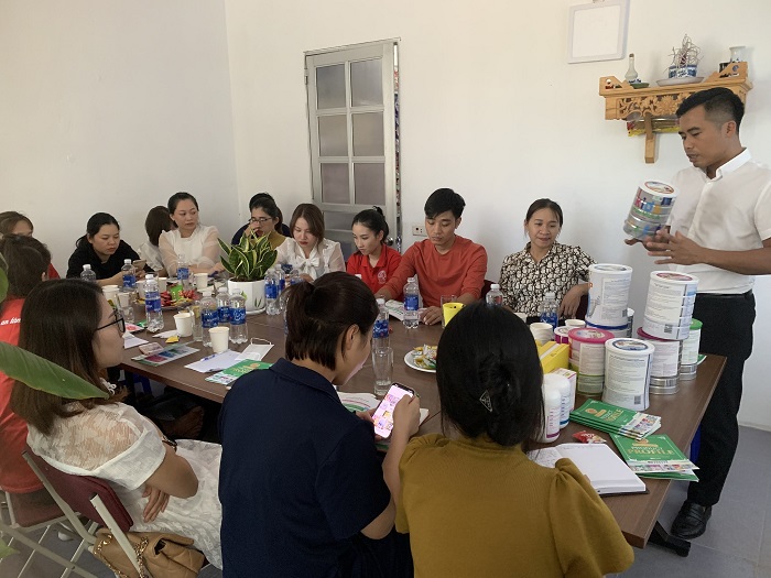 Đào tạo sản phẩm Sữa Hoàng Gia