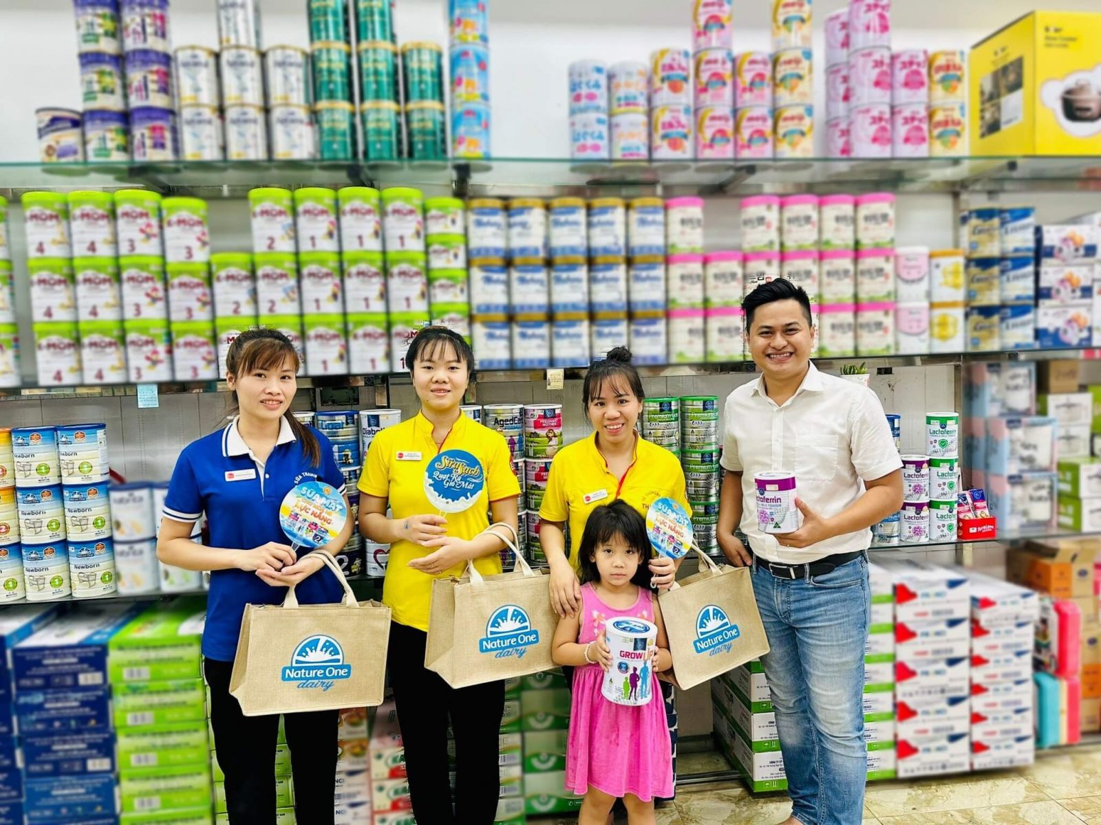 Đào tạo kiến thức sản phẩm tại shop sữa Thanh Tú