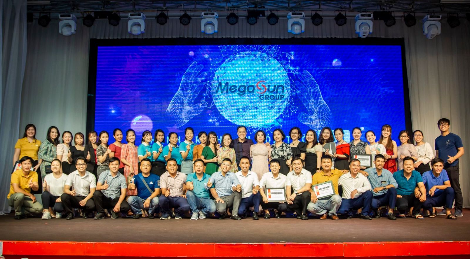 Hơn 60 đại lý tới tham gia Hành Trình Lan Tỏa Thời 4.0 