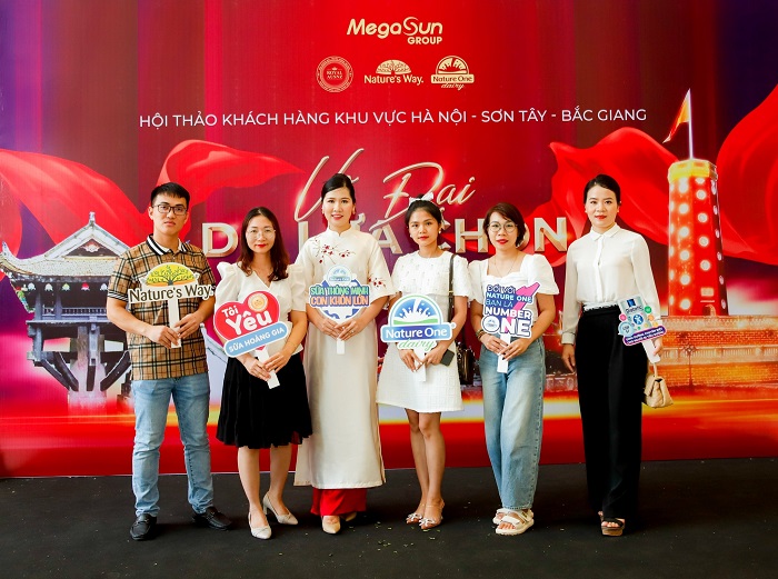 Hội nghị khách hàng Sữa Hoàng Gia