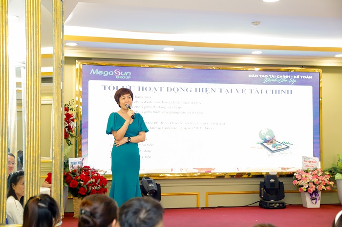 Hội nghị khách hàng Sữa Hoàng Gia