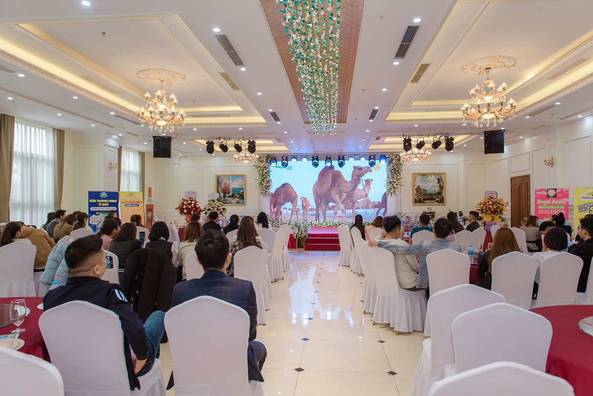 Sữa hoàng gia Úc đồng hành cùng đối tác khu vực Thanh Hóa tại hội thảo “Muốn Khác Biệt phải Khắc Nghiệt” 