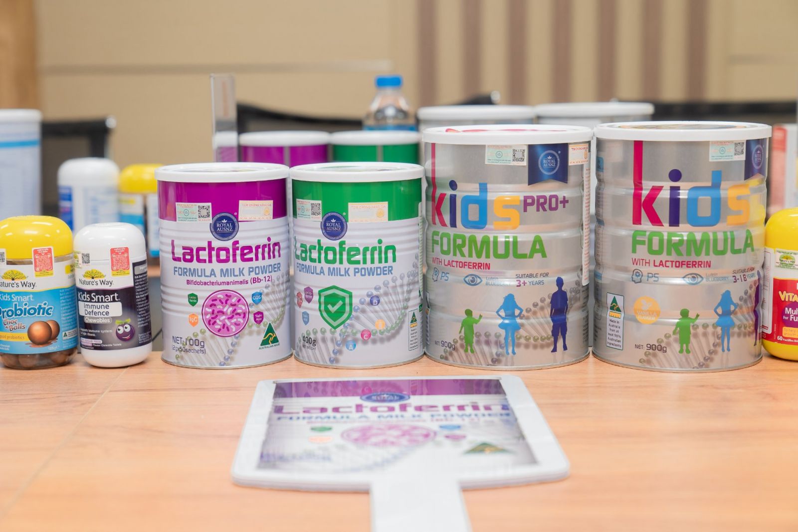 Sữa Hoàng Gia Úc tổ chức “Sơ kết 6 tháng đầu năm 2022 - công tác triển khai phân phối sữa sạch Royal Ausnz”