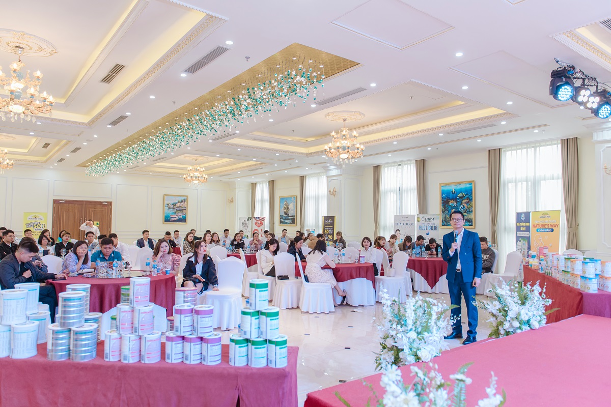 Sữa hoàng gia Úc đồng hành cùng đối tác khu vực Thanh Hóa tại hội thảo “Muốn Khác Biệt phải Khắc Nghiệt” 