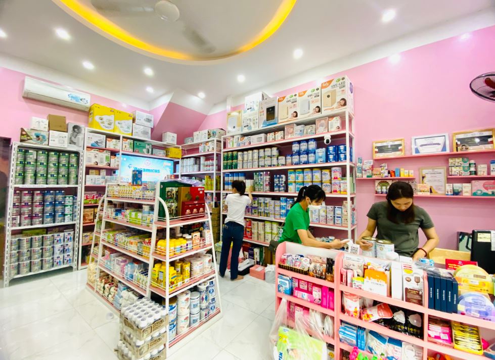 Sữa Hoàng Gia tri ân khách hàng tại Nhím Store thông qua chương trình Trade & Show