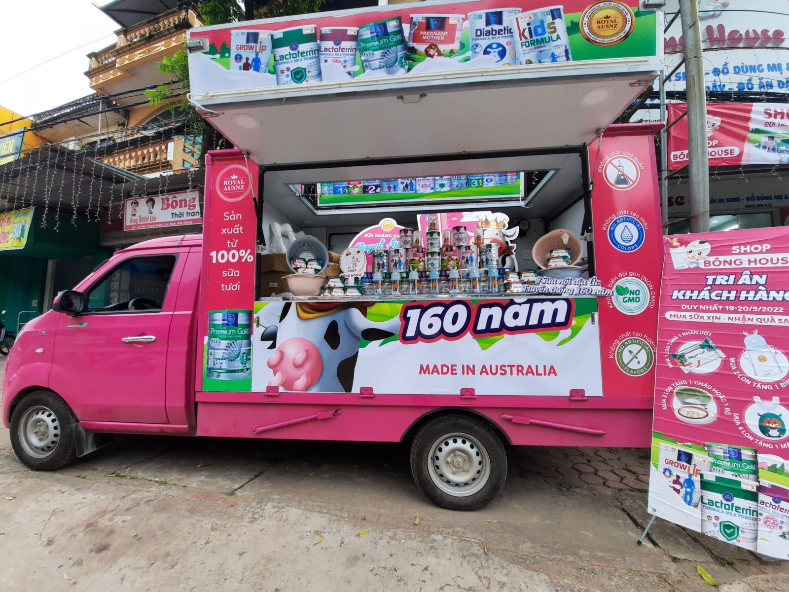 Chương trình tri ân của sữa Hoàng Gia Royal Ausnz