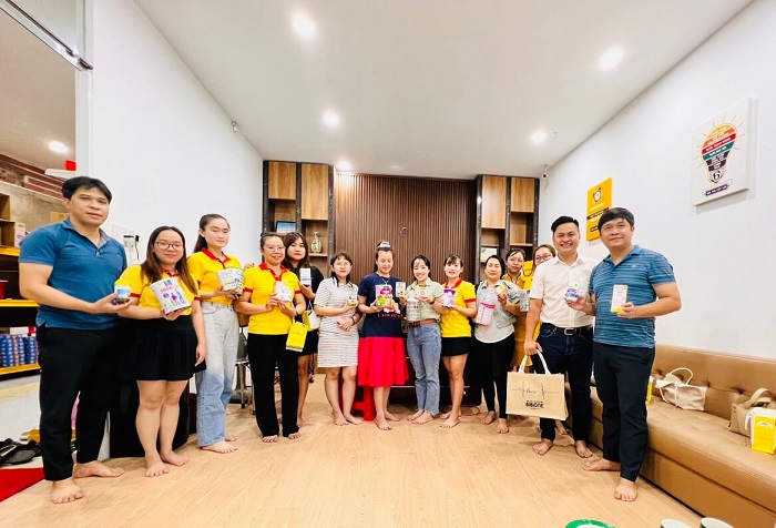 Buổi học đào tạo sản phẩm Sữa Hoàng Gia