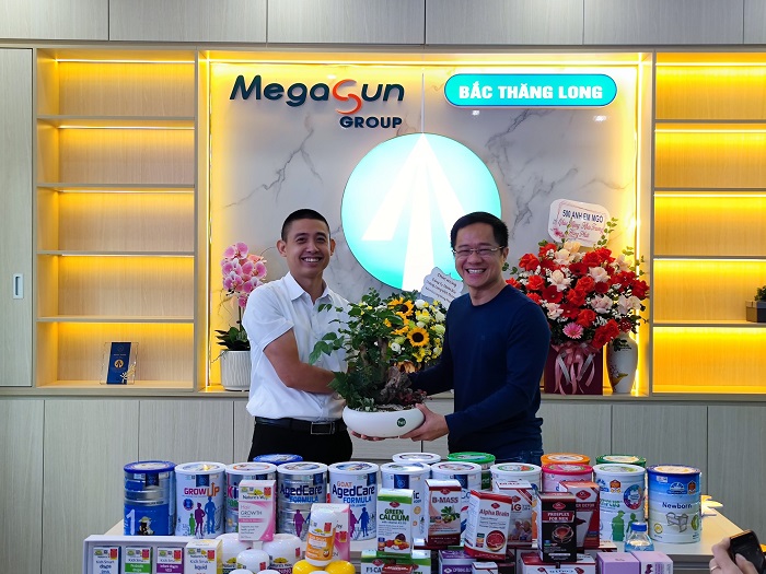 Sữa Hoàng Gia ký kết hợp tác chiến lược năm 2023 với nhà phân phối Việt Thắng tại khu vực Bắc Thăng Long, Hà Nội