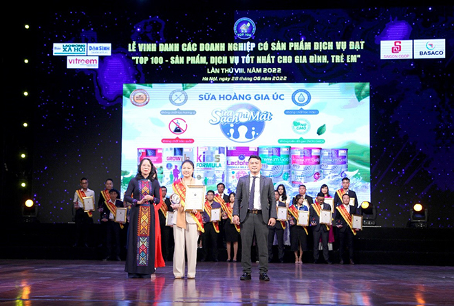 Sữa Hoàng Gia Royal Ausnz được vinh danh trong Top 100 Sản phẩm dịch vụ tốt nhất cho gia đình, trẻ em lần thứ VIII, năm 2022