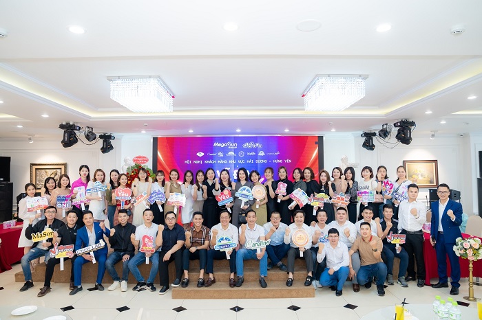 Sữa Royal Ausnz tham gia hội nghị khách hàng khu vực Hải Dương - Hưng Yên