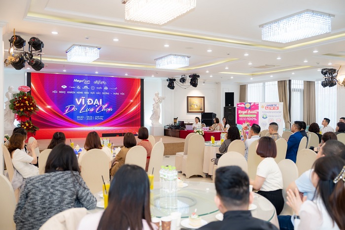 Sữa Royal Ausnz tham gia hội nghị khách hàng khu vực Hải Dương - Hưng Yên