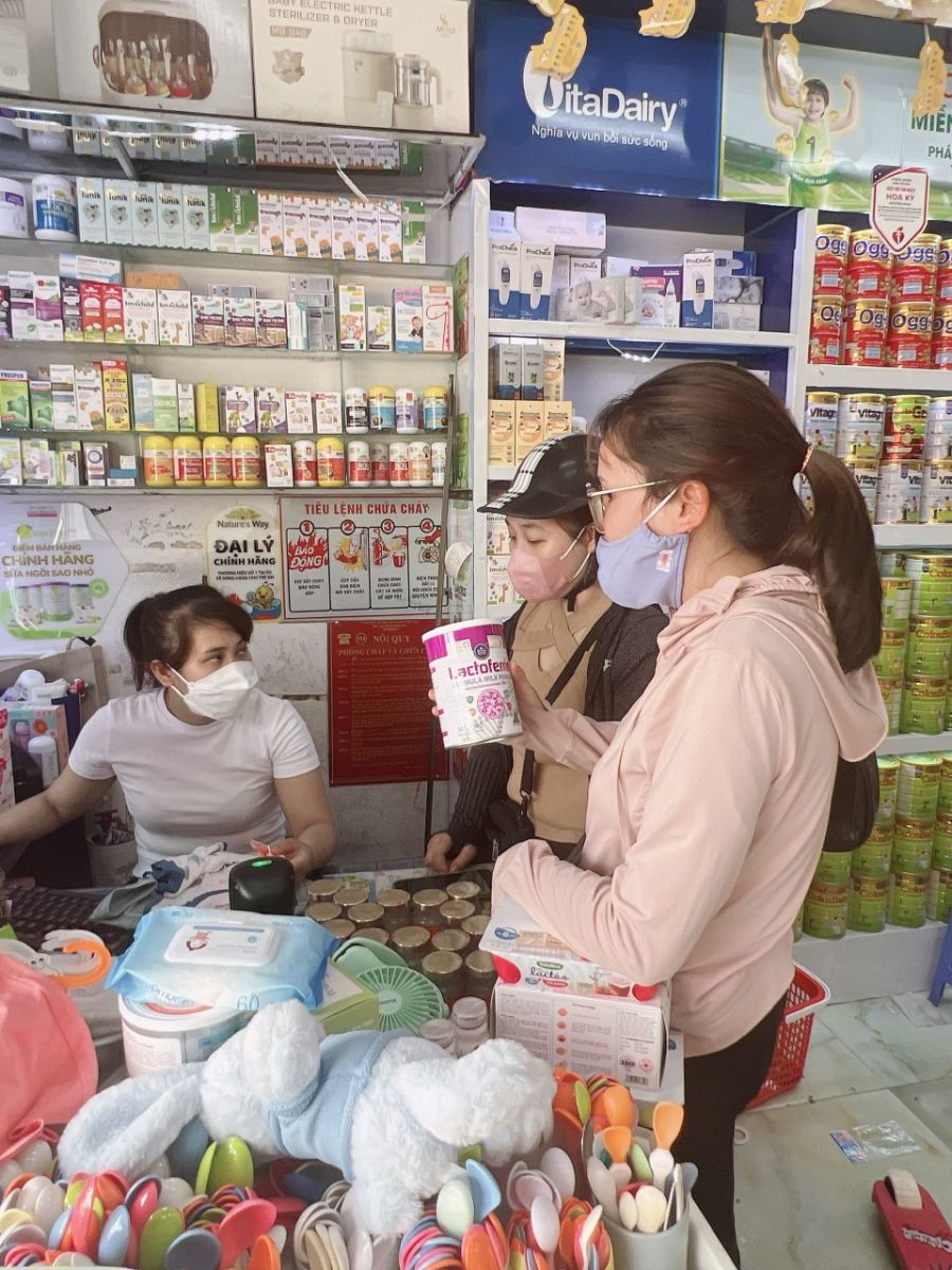 Sữa Hoàng Gia tổ chức chương trình Trade And Show tại Titi Mark và Hương Mai Shop tại Vĩnh Phúc