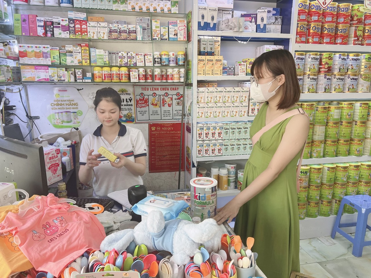 Sữa Hoàng Gia tổ chức chương trình Trade And Show tại Titi Mark và Hương Mai Shop tại Vĩnh Phúc