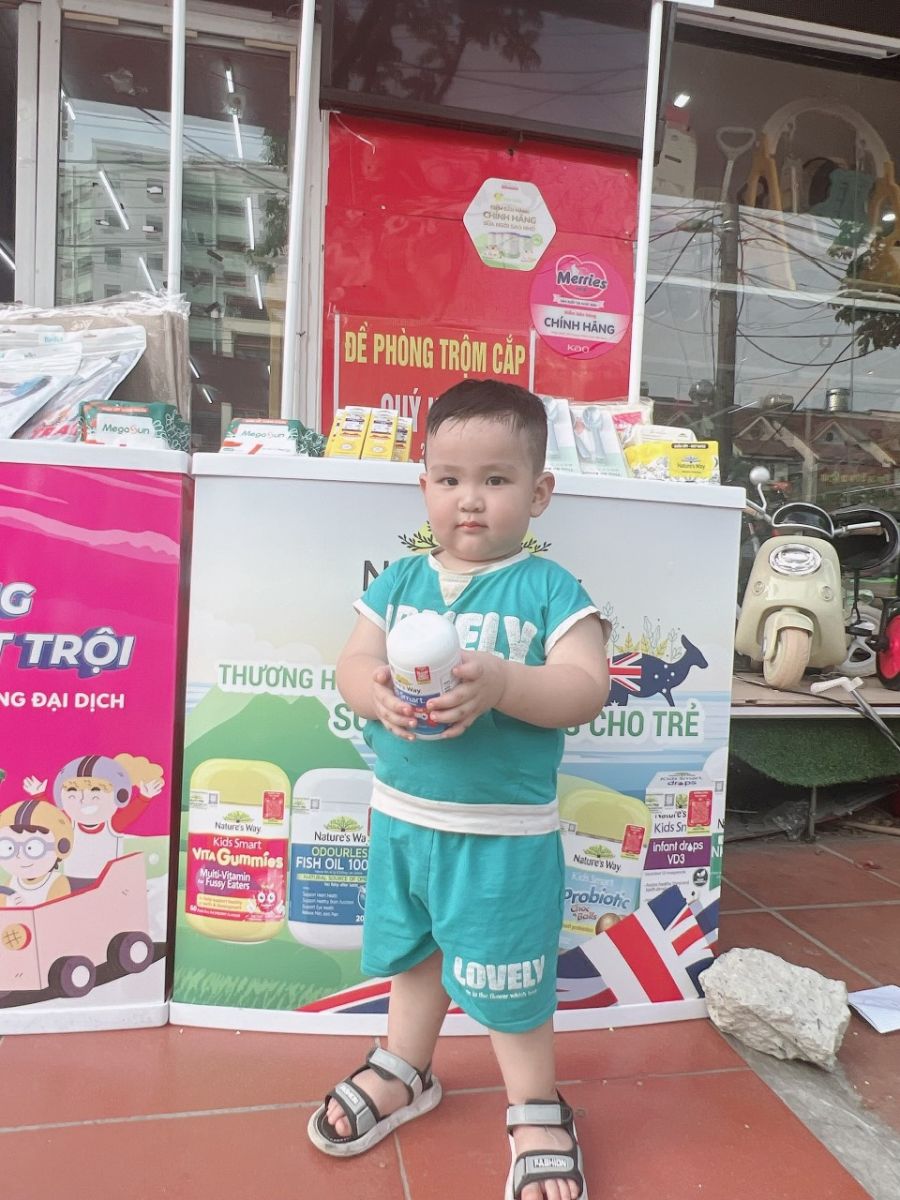 Sữa Hoàng Gia tổ chức chương trình Trade And Show tại Titi Mark và Hương Mai Shop tại Vĩnh Phúc