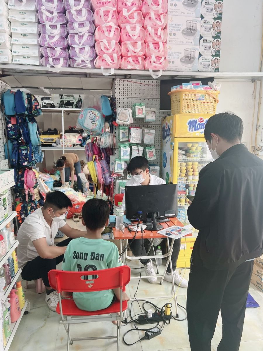 Sữa Hoàng Gia tổ chức chương trình Trade And Show tại Titi Mark và Hương Mai Shop tại Vĩnh Phúc