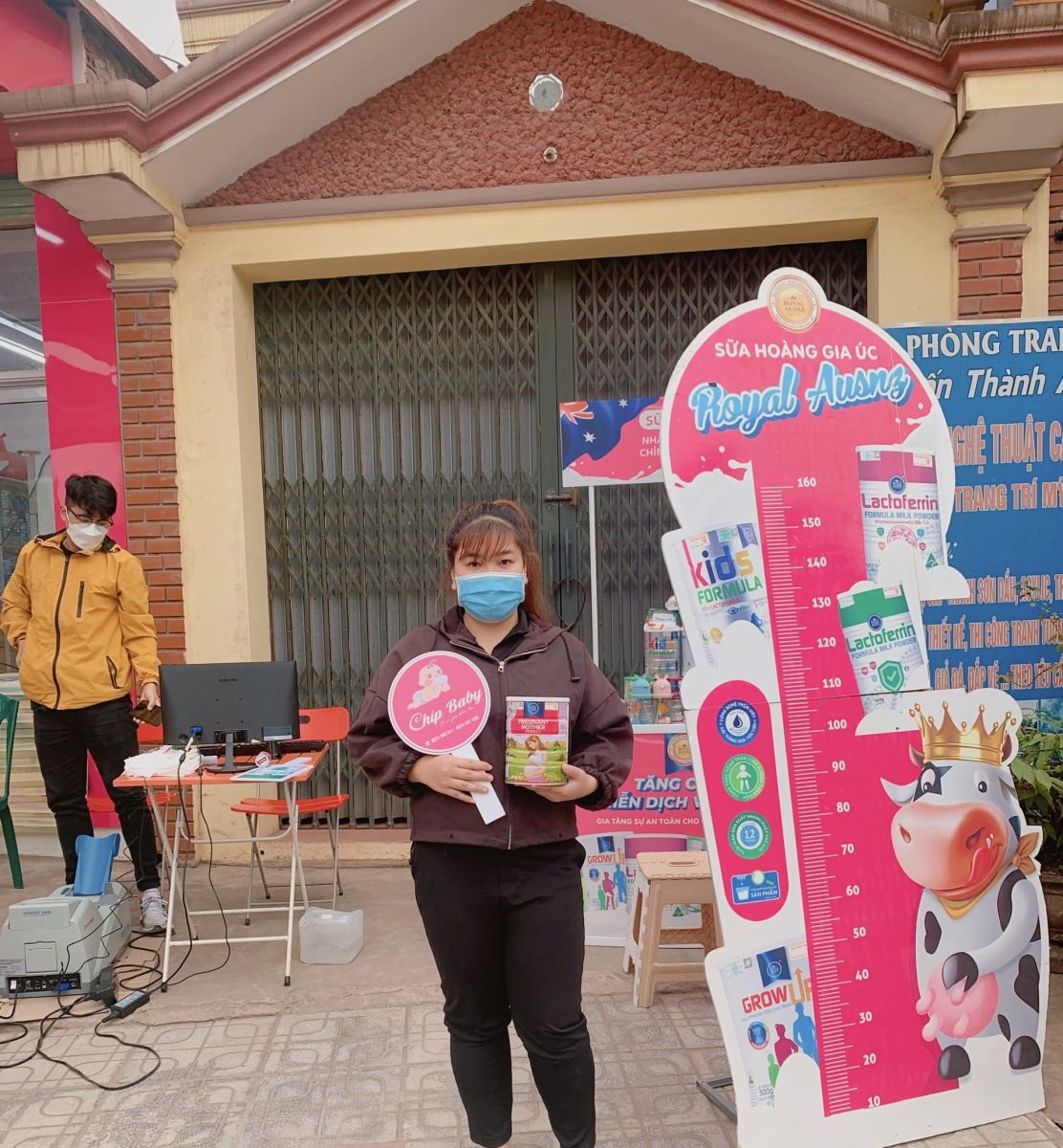 Sữa Hoàng Gia tri ân Shop Chip Baby – Thái Nguyên với món quà Trade And Show đầy ý nghĩa