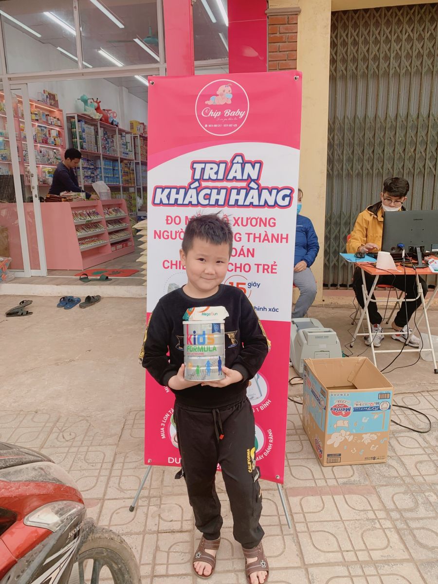 Sữa Hoàng Gia tri ân Shop Chip Baby – Thái Nguyên với món quà Trade And Show đầy ý nghĩa