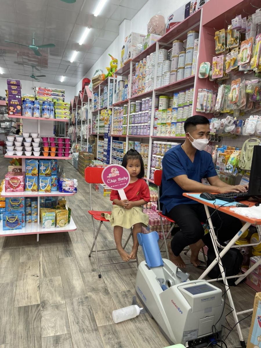 Sữa Hoàng Gia tri ân Shop Chip Baby – Thái Nguyên với món quà Trade And Show đầy ý nghĩa