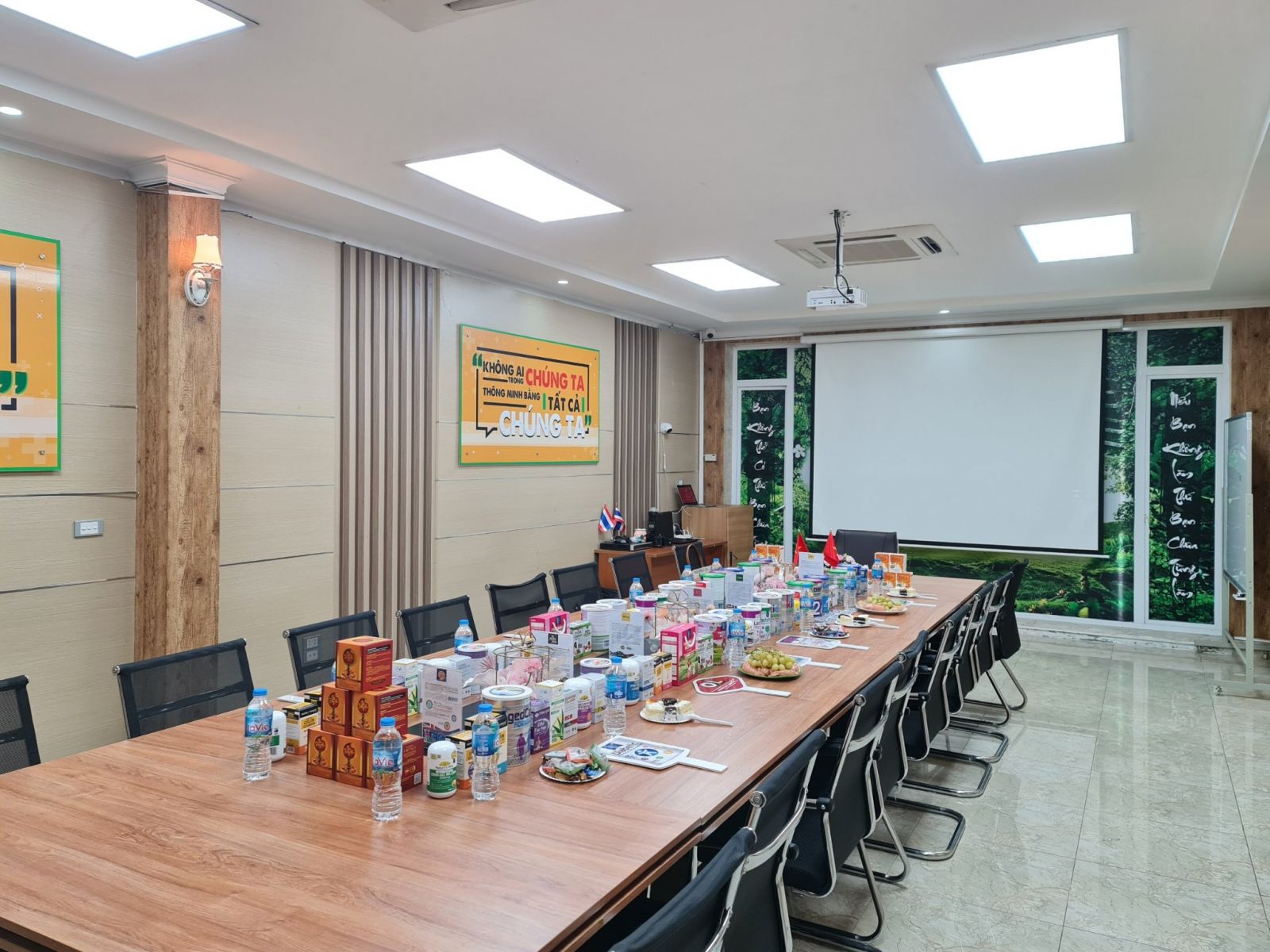 Sữa Hoàng Gia Úc tổ chức “Sơ kết 6 tháng đầu năm 2022 - công tác triển khai phân phối sữa sạch Royal Ausnz”