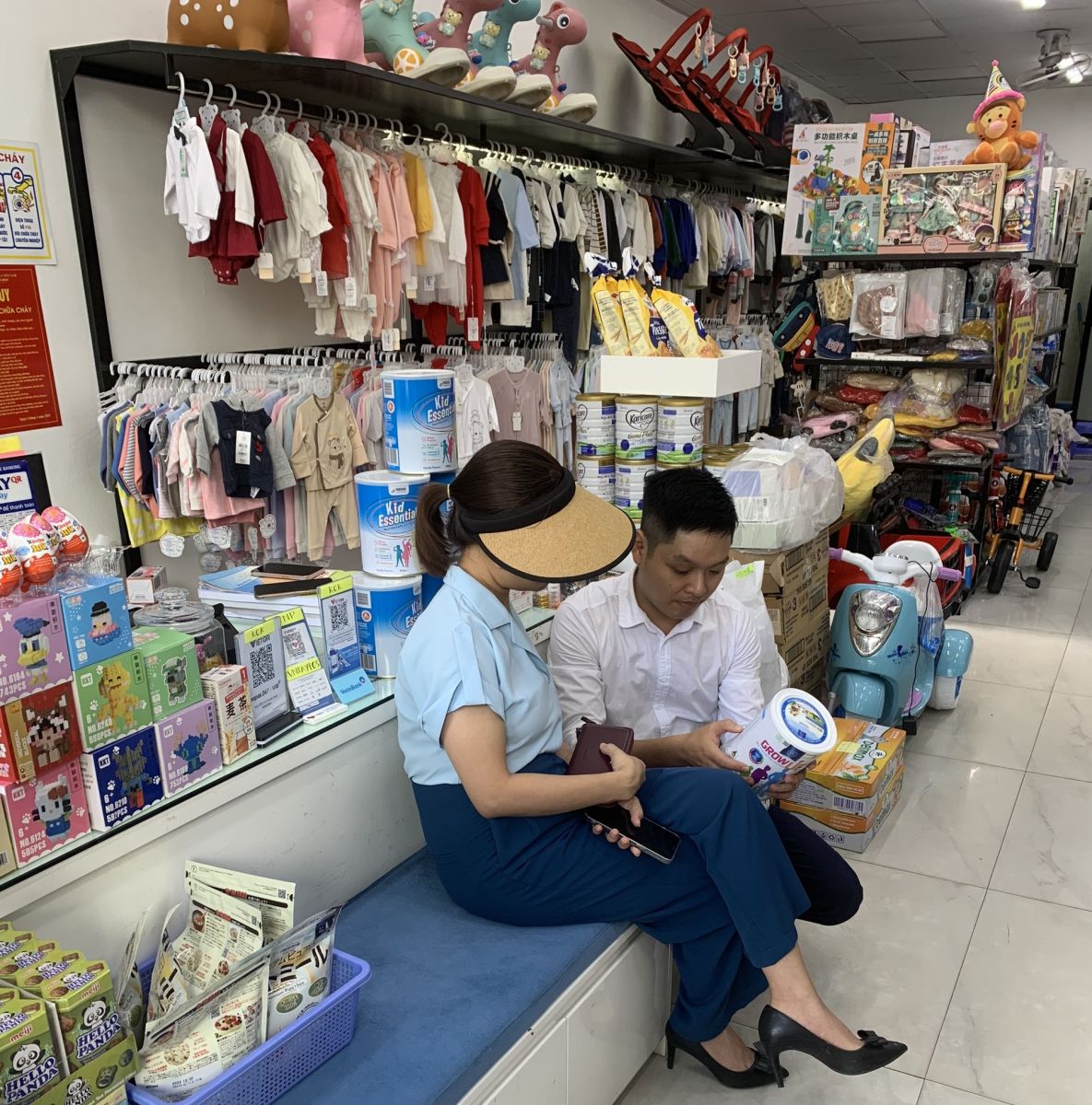 Sữa Hoàng Gia và hành trình Trade & Show tri ân khách hàng tại Tumi Baby Shop Quảng Ninh