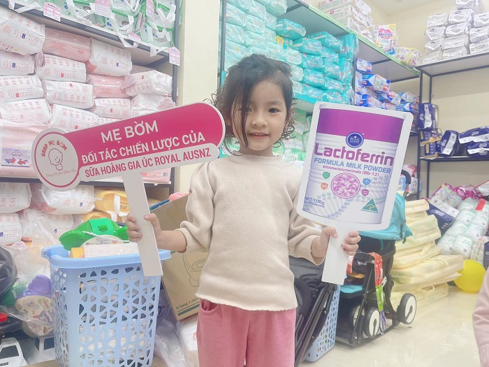 Sữa Hoàng Gia và Shop Mẹ Bờm tri ân khách hàng với chương trình Trade And Show đầy ý nghĩa