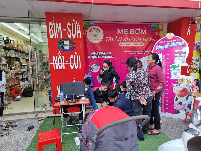Sữa Hoàng Gia và Shop Mẹ Bờm tri ân khách hàng với chương trình Trade And Show đầy ý nghĩa