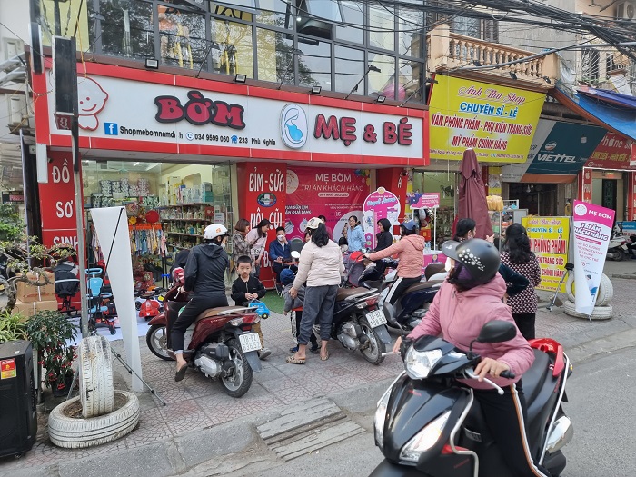 Sữa Hoàng Gia và Shop Mẹ Bờm tri ân khách hàng với chương trình Trade And Show đầy ý nghĩa