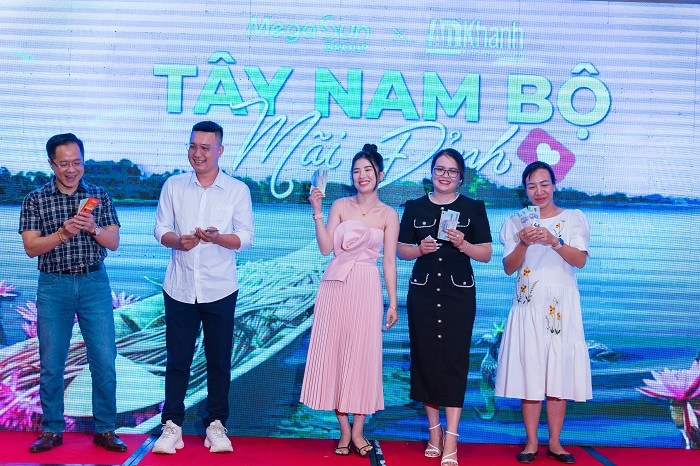 Sữa Hoàng Gia vinh dự đồng hàng tại hội nghị khách hàng Megasun Group khu vực Tây Nam Bộ