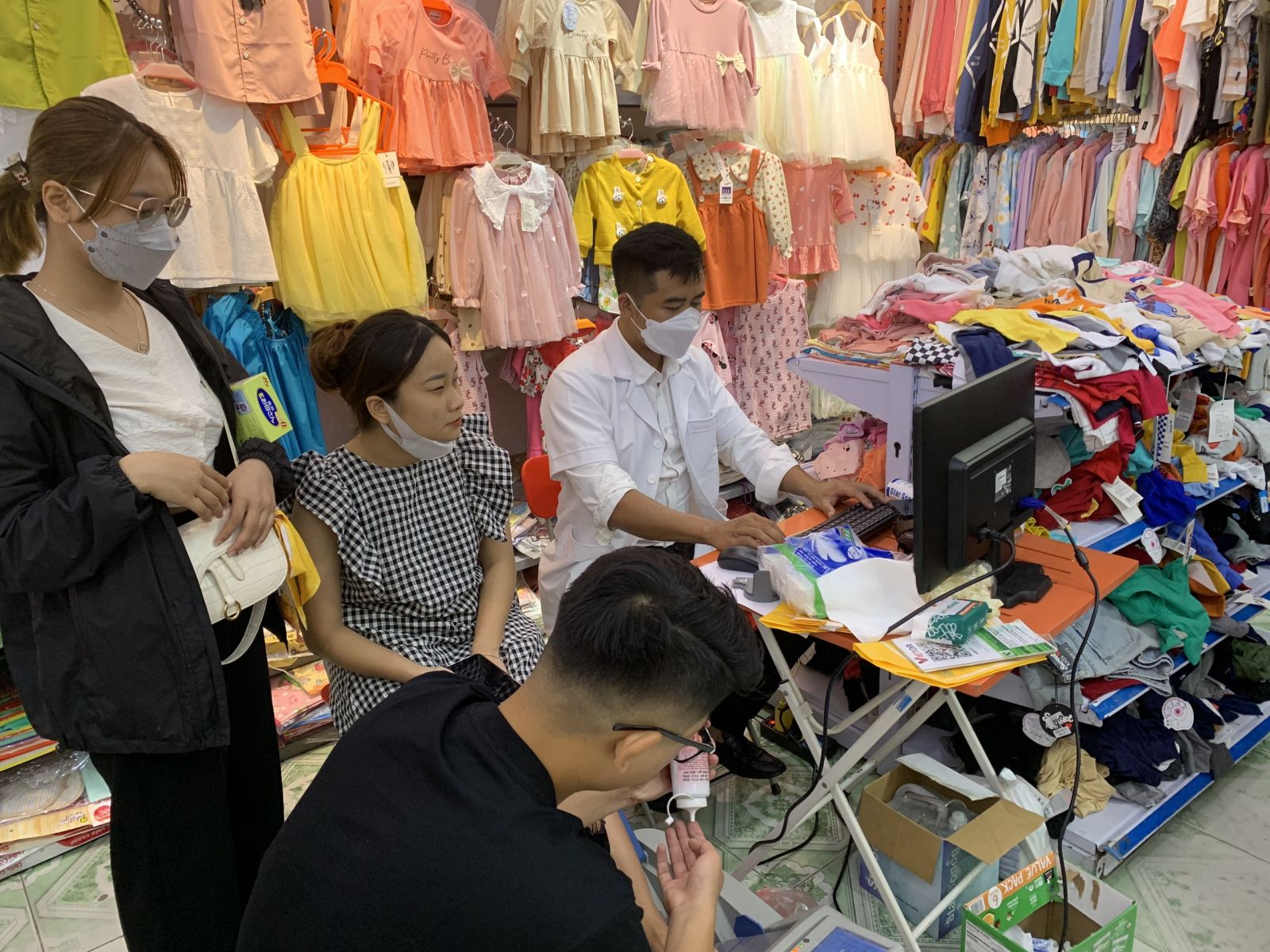 Chương trình Trade & Show của sữa Hoàng Gia tại Siêu thị Baby Mart