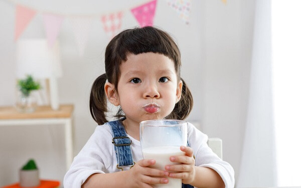 Sữa tăng chiều cao cho bé 3 tuổi