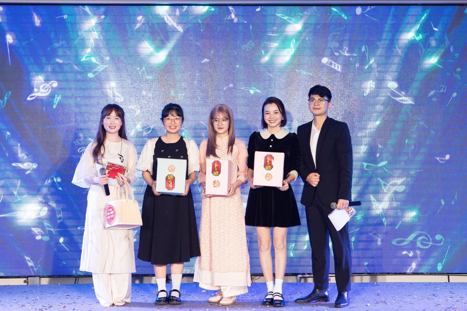 Tiệc tân niên 2024