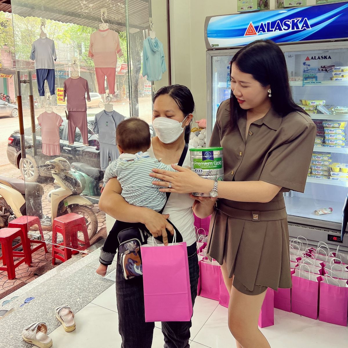 Thử sữa ngon - Rinh quà xịn tại shop Bông House – Bắc Giang