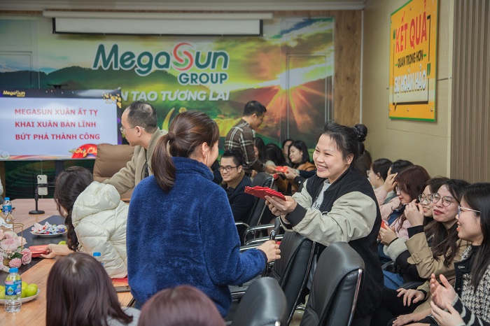 Sữa Hoàng Gia Royal Ausnz Tổ Chức Tiệc Khai Xuân, Mở Lộc Năm Mới 2025