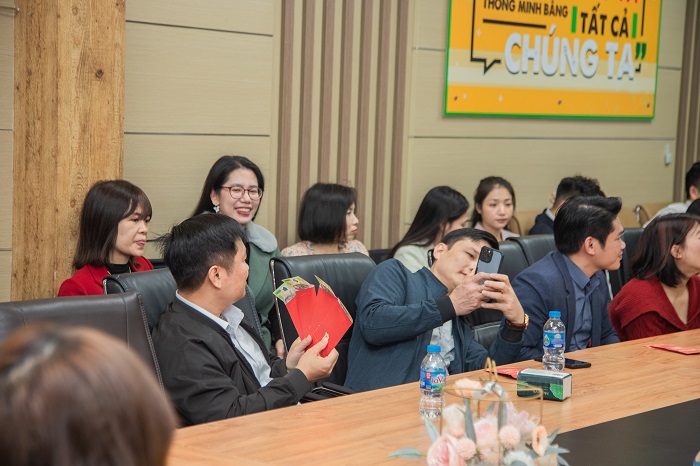 Sữa Hoàng Gia Royal Ausnz Tổ Chức Tiệc Khai Xuân, Mở Lộc Năm Mới 2025