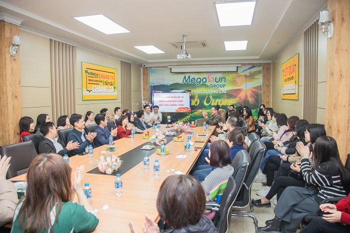 Sữa Hoàng Gia Royal Ausnz Tổ Chức Tiệc Khai Xuân, Mở Lộc Năm Mới 2025