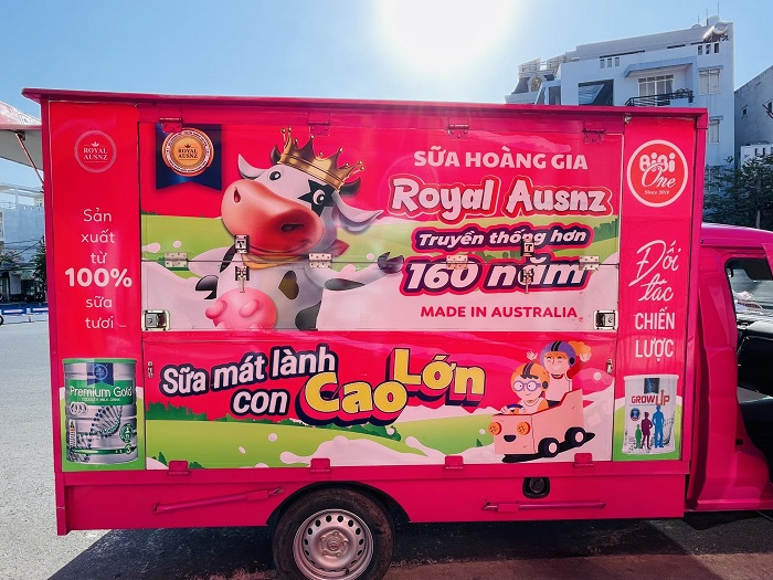 Trade and show Sữa Hoàng Gia 