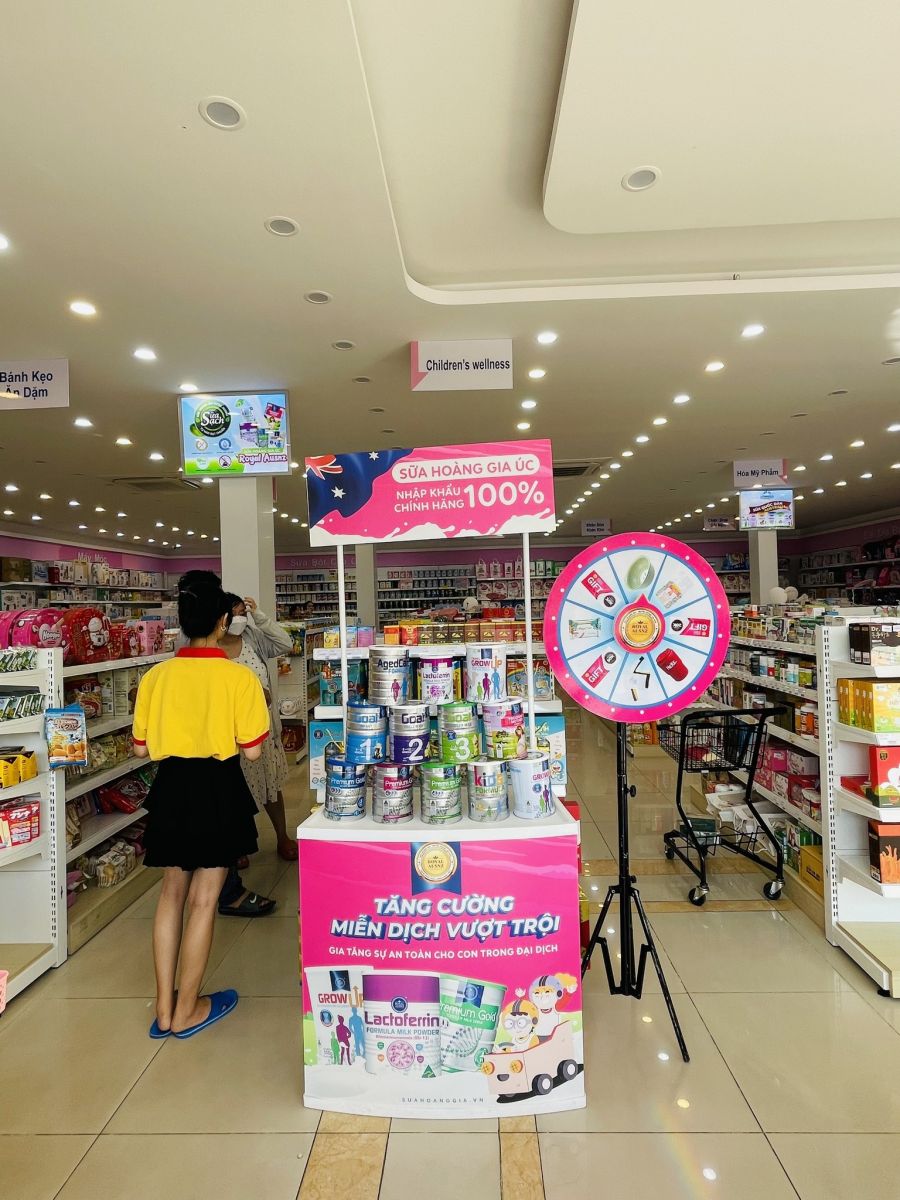 Trade and show Sữa Hoàng Gia 