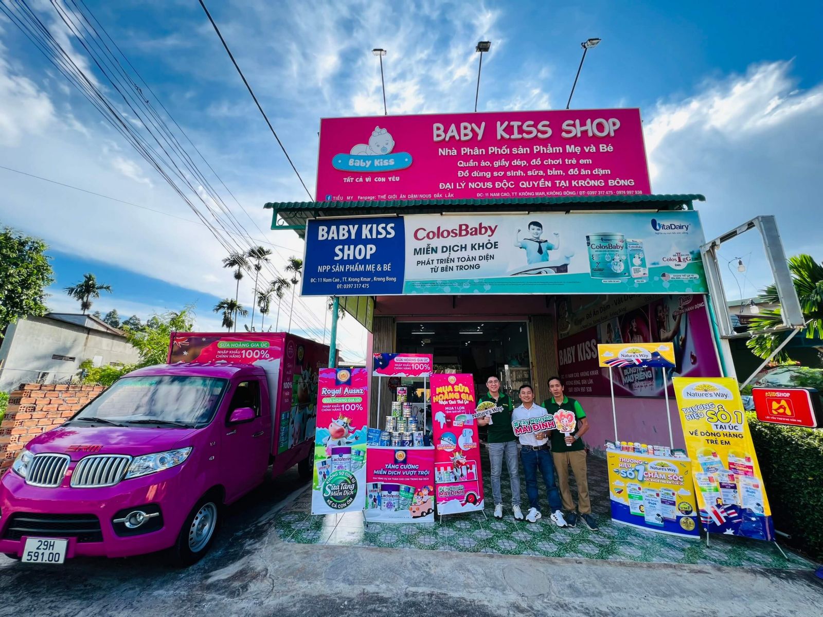 Trade and show Sữa Hoàng Gia