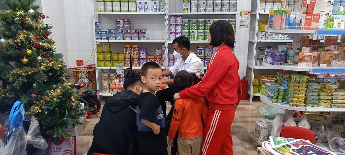 Trade and show shop Hoa Huy