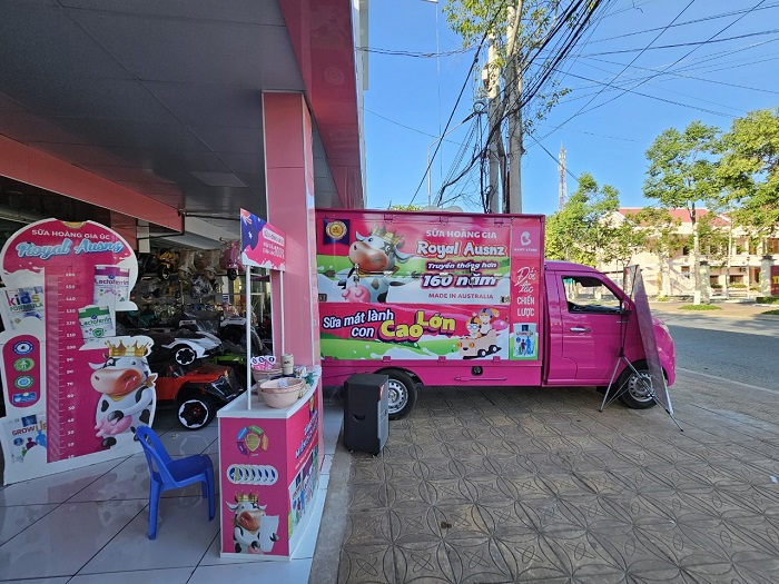 Trade and show Navy Shop