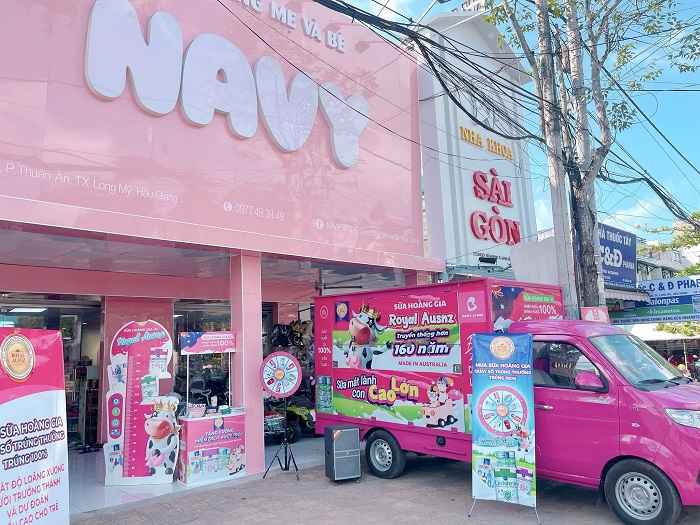 Trade and show Navy Shop